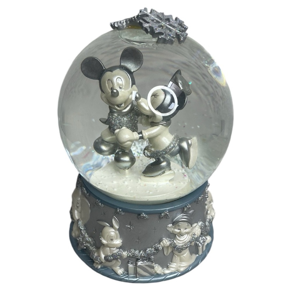 Disney Store Special Edition 2002 Collectible Snow Globe Mickey & Minnie